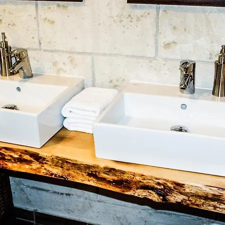 Vasiliou House Chandria