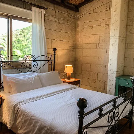 Vasiliou House * Chandria